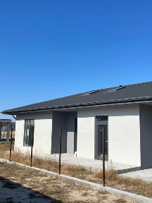 Власний будинок біля Київського моря в розвиненому селищі