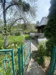 Чудовий дачний будинок.