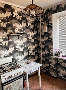 Продается 3х-комнатная. квартира р-н 1 школы.