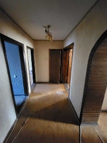 Продам 3-кімнатну квартиру (є підвал, огороджена територія, сад)