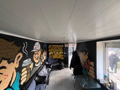 Здається в оренду приміщення під кав'ярню біля метро - топова локація!