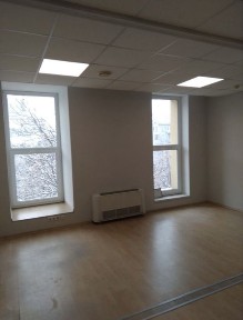 Дніпро, Центральний, Баррикадная 1