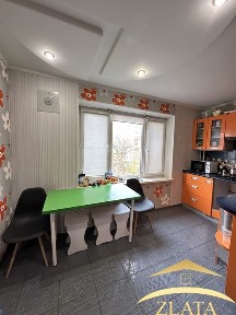 Продаж 3-к квартири на Космосі