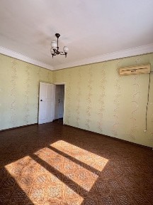 Відмінна світла 2к сталінка на вул Миру