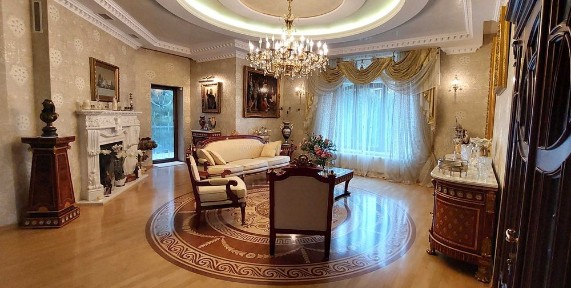 Продаж будинку 539 м² вул. Червона, м. Львів