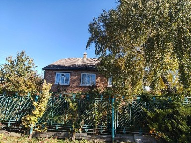 Добротний цегляний будинок з усіма зручностями в с. Плоска