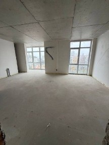 Трикімнатна в новобудові в центрі