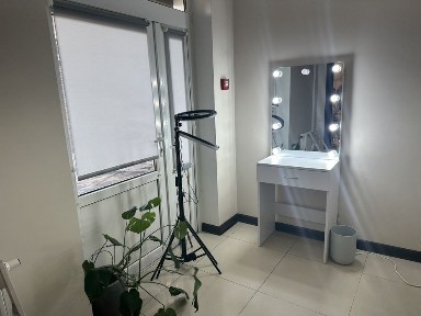 Київ, Оболонський, вулиця Героїв полку «Азов» 4В