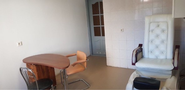 Оренда фасадного приміщення 43 м2 в м-рн Пасічна