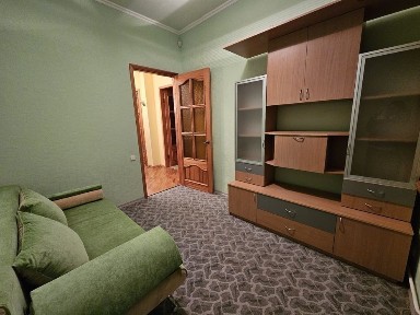 Аренда 3 ком. квартиры в Центре метро Ярослава Мудрого.