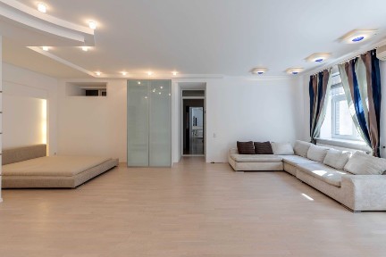 Велика квартира на Золотих Воротах! В одному рівні. Царський будинок!