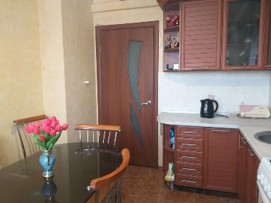 Продаж 3-кімнатної квартири в Обухові, р-н Школа.