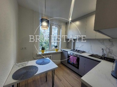 Продам 2к кв-ру з новим ремонтом Дарниця, Дніпровський р-н