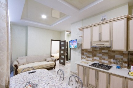 LUX 2-ох кім. студіо Срібний буд. Шашкевича, 3