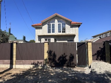 Продам дом на Ленпоселке ( р-н 130 школы )