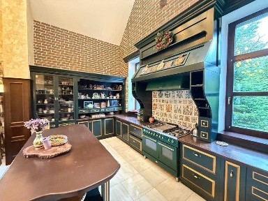 Оренда елітного будинку 250 м² з басейном, сауною та власною SPA-зоною