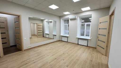 Київ, Печерський, Левандовського 8/15