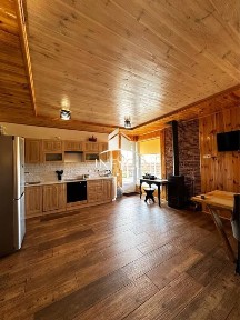 Продаж сучасного двоповерхового будинку