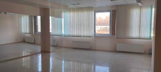 Продам офісне приміщення 147 кв. м в ТЦ Курчатовський (ОП)