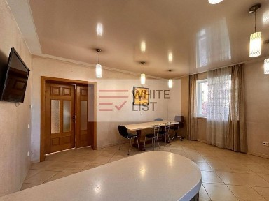 Оренда. Будинок. Передмістя. 4к. Бункер.