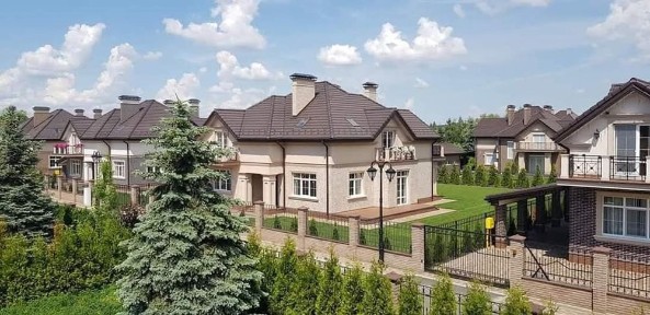 Новий будинок у котеджному містечку <a href='/newbuilding/6231/view/kg-zoloce-klub'>Золоче Клуб</a>