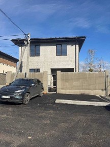 Двоповерховий будинок в закритому котеджному містечку. Газове опалення