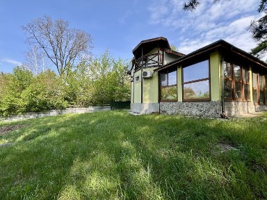 Продам будинок з ремонтом на 32 сотках біля лісу