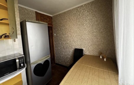 Здається 2х кімнатна квартира по вул. Келецька 92