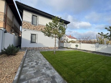 сучасний новий будинок біля моря Київський район