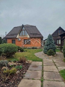 Продаж шикарного будинку з меблями, технікою та лазнею.