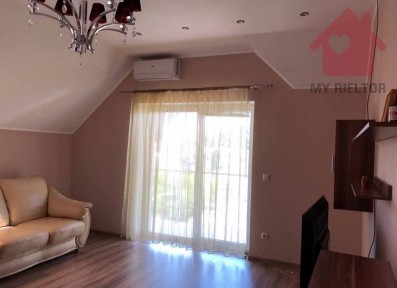 Продаж двокімнатної квартири по вул. Докучаєва