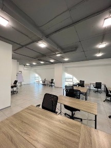 Сдам просторный офис в ЖК Баку! Генератор на лифт и воду!