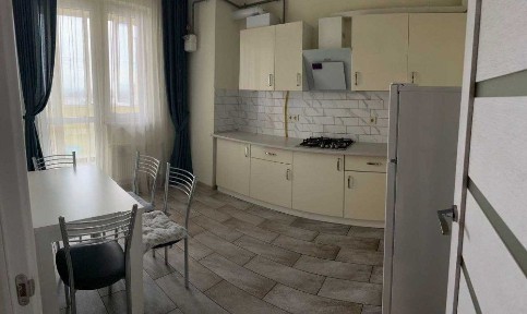 Продаж 1кім новобуда з паркомісцем в підземному паркінгу.