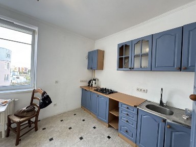 Здається 3х к. квартира, вул. Червоної калини