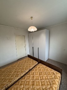 Двокімната, укомплектована, поруч центр