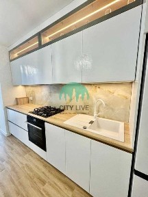 Оренда елітної 2-кім. квартири в новобудові на низькому поверсі (63)