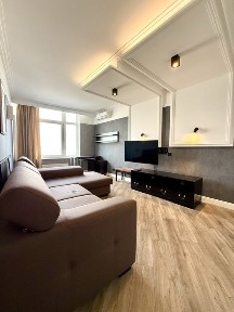 Одеса, Приморський, Каманина 16