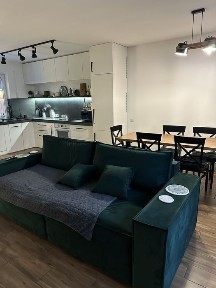 Оренда будинку з терасою поряд Емілі Резорт