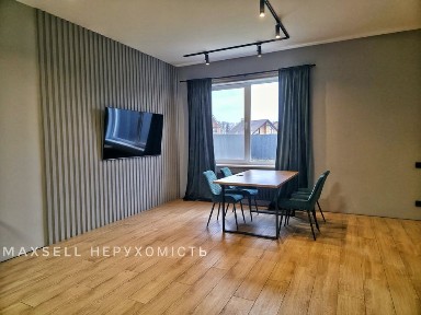 Сучасний будинок з новим ремонтом на Косівщині