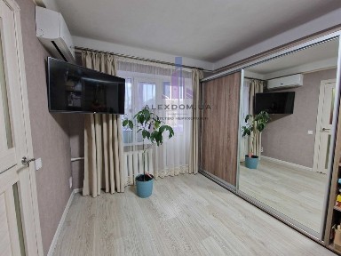 Продаж 1к кв, вул. Братиславська, 30. Лісовий масив Чернігівська Лісова