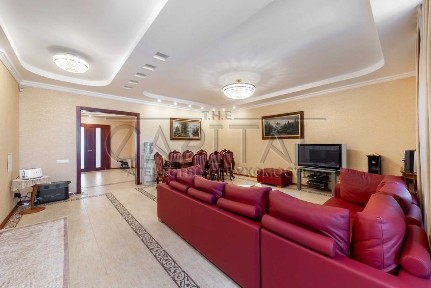 Продаж квартири з меблями на Печерську/4-кімнатна з чудовим видом/180м