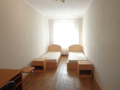 2-х кім кв. вул. Пастерівська. (4 ОКРЕМИХ СПАЛЬНИХ МІСЦЯ) Автостоянка