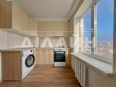 Краща локація! 3кімн. квартира з ремонтом у центрі міста!