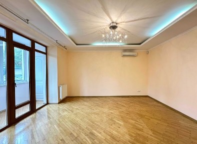 Велика 3к. квартира 99 м2 у ЦЕНТРІ з ремонтом та меблями