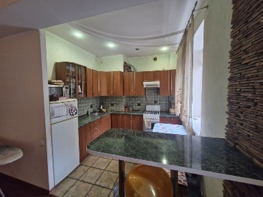 Продаж 3-х кімнатної квартири. Сталінка. 98 квартал. Автономка!