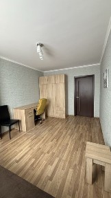 Київ, Дарницький, Соломії Крушельницької 15