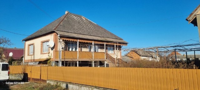 Будинок в Закарпатті, будинок в селі