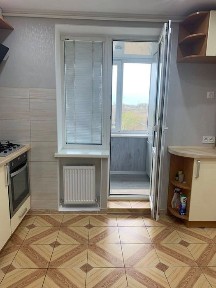 2-комнатная киевка с АГВ на 3-м этаже.