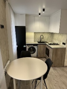 Продам 1к. кв с евроремонтом біля метро 23 серпня