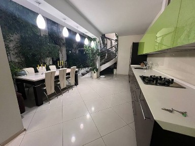 Продам будинок Центр Міста Ремонт